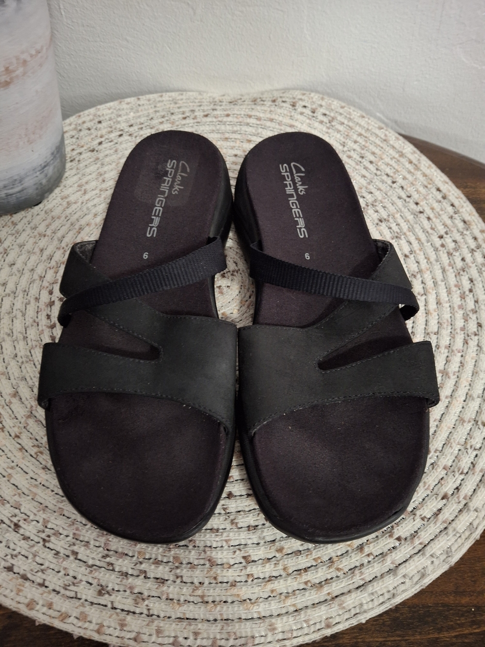 Clarks Springers Women’s Black Slide Sandals Size 6. - Picture 2 of 9